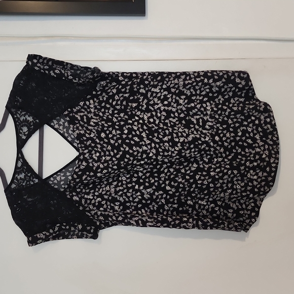 Express Matte Satin top - Picture 4 of 8